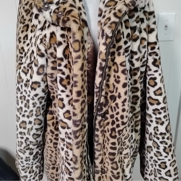Dennis Basso Animal Print Teddy Jacket - Picture 5 of 13